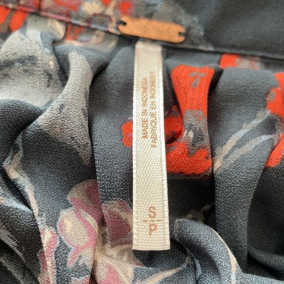 Free People Pebble Crepe So Fine Smocked Raw Hem Tunic Top. Size Small. - Picture 12 of 14